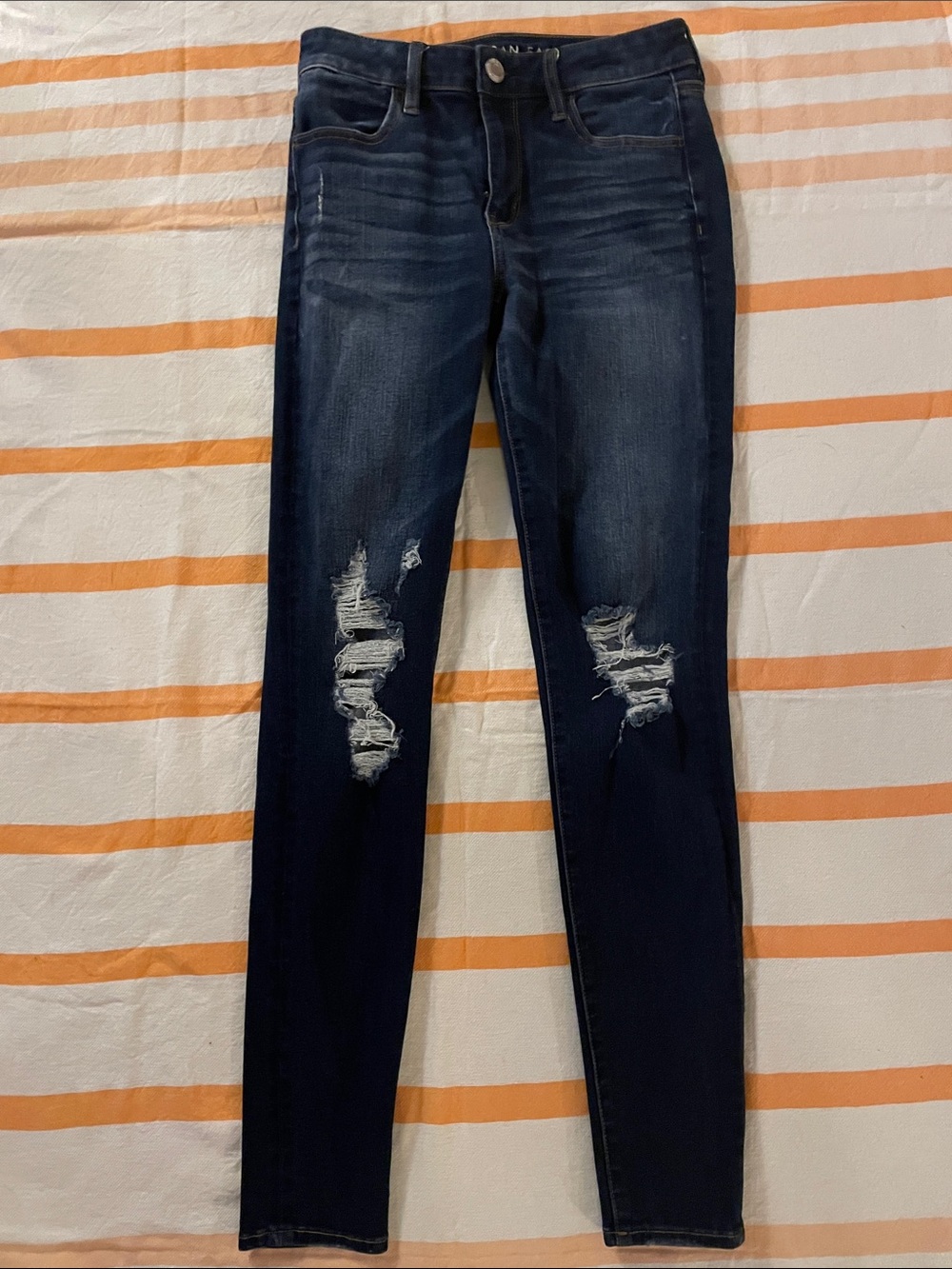 American Eagle Dark Blue Distressed Women’s Skinny Jeans Size 4 Long